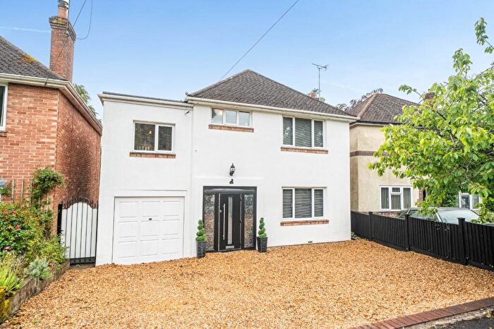 4 Bedroom Detached House For Sale In Bassett Dale, Bassett, Southampton, Hampshire, SO16