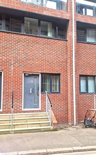 2 Bedroom Flat To Rent In Shaws Alley, Liverpool, Merseyside, L1