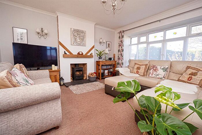 2 Bedroom Detached Bungalow For Sale In Lancing Close, Hastings, TN34