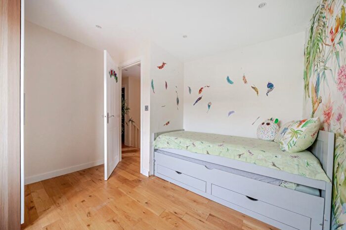4 Bedroom Link Detached House To Rent In Epsom Way, Bicester, OX26