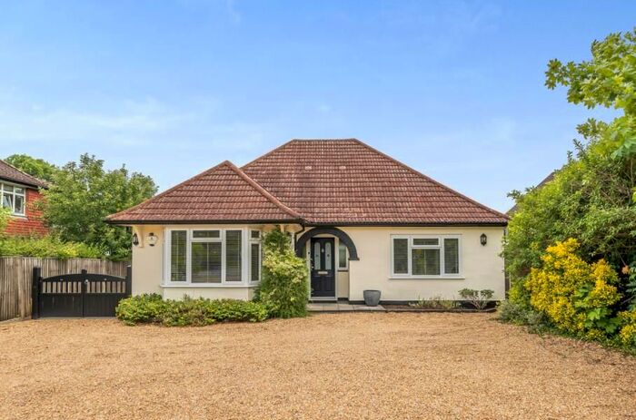 4 Bedroom Bungalow To Rent In New Inn Lane, Burpham, Guildford, GU4