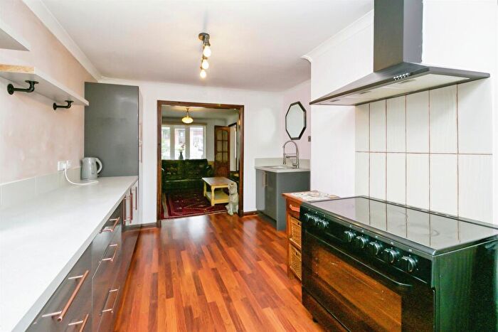4 Bedroom Detached House For Sale In Brookfield Avenue, Barry, CF63