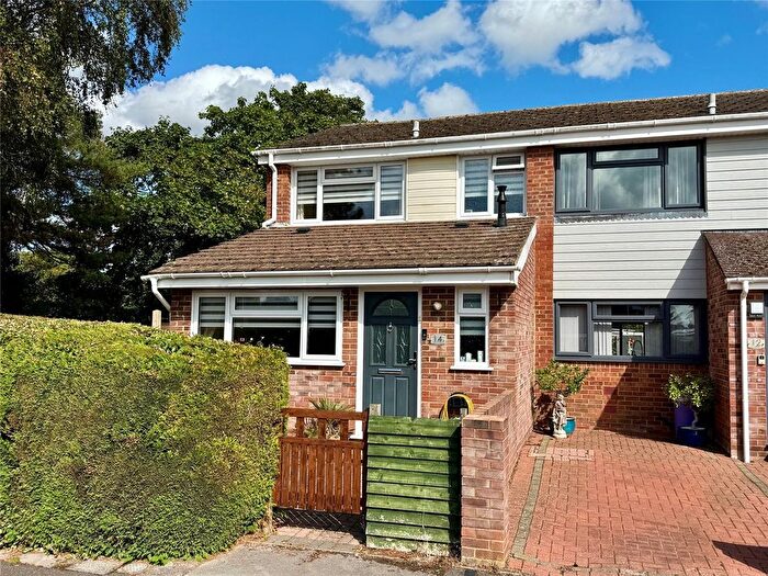 3 Bedroom Detached House For Sale In Pleasance Way, New Milton, Hampshire, BH25