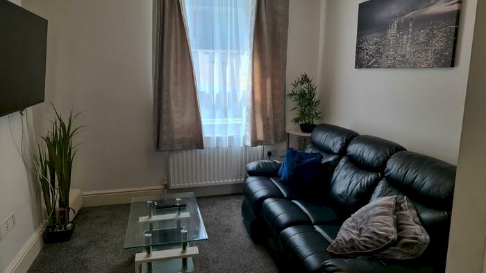 2 Bedroom Terraced House To Rent In Monmouth Street, Bristol, BS3