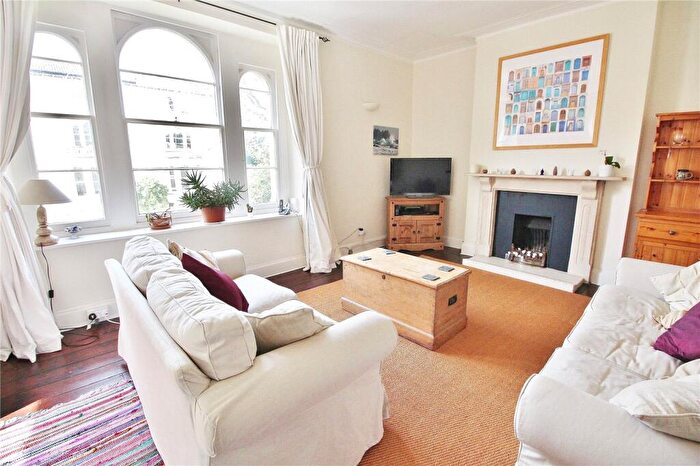 2 Bedroom Apartment For Sale In Oakland Road, Bristol, BS6