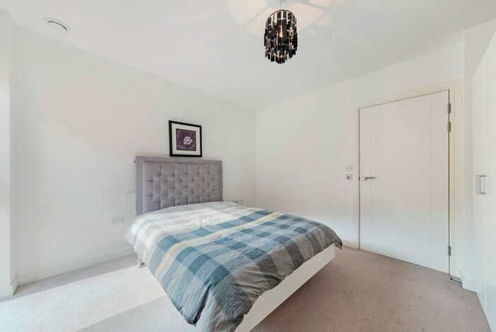 1 Bedroom Flat To Rent In Tiggap House, Cable Walk, Greenwich, London, SE10