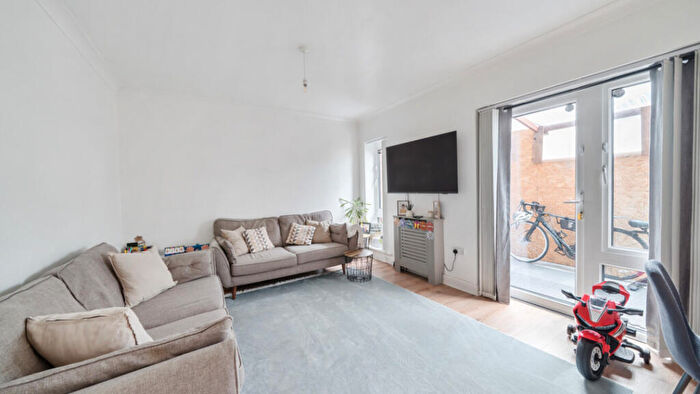 2 Bedroom Flat For Sale In High Road, Tottenham, N17