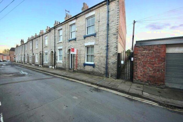 3 Bedroom End Of Terrace House To Rent In Charlton Street, York, YO23