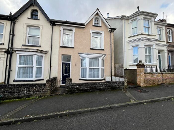 5 Bedroom End Of Terrace House For Sale In Alan Road, Llandeilo, Carmarthenshire., SA19
