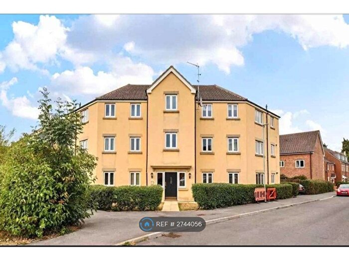 2 Bedroom Flat To Rent In Swaledale Road, Warminster, BA12