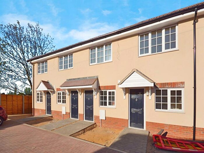 2 Bedroom House To Rent In Foundry Terrace, Cooks Way, Hitchin, SG4