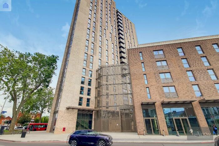 3 Bedroom Flat To Rent In London, N15