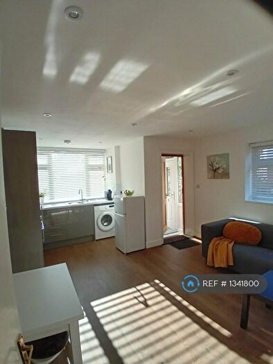 1 Bedroom Flat To Rent In Broadfield Crescent, Folkestone, CT20