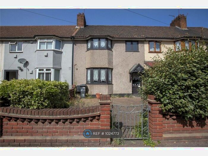 3 Bedroom Terraced House To Rent In Alfreds Gardens, Barking, IG11