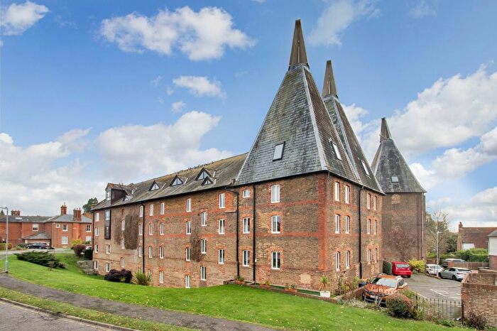 2 Bedroom Flat For Sale In The Maltings, Carpenters Lane, Hadlow, Tonbridge, TN11