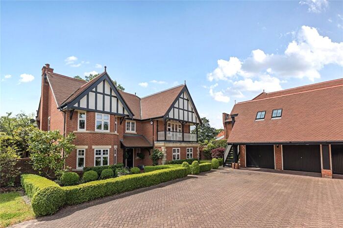 5 Bedroom Detached House For Sale In North Frith Park, Hadlow, Tonbridge, Kent, TN11