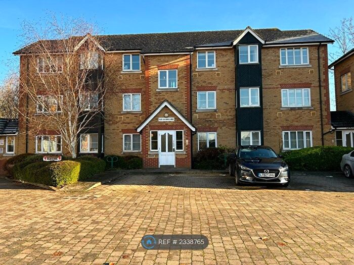 2 Bedroom Flat To Rent In Maple Lodge, Hertford, SG14