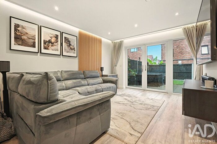 3 Bedroom Semi-detached House For Sale In Caxton Way, Basildon, SS14