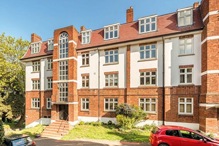 2 Bedroom Flat To Rent In Highland Road, Gipsy Hill, SE19