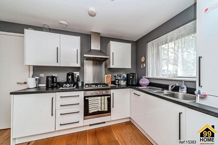 1 Bedroom Flat For Sale In Flat, Castle Lane, Bedford, MK40