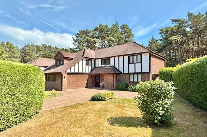 5 Bedroom Detached House For Sale In Egmont Close, Avon Castle, Ringwood, BH24