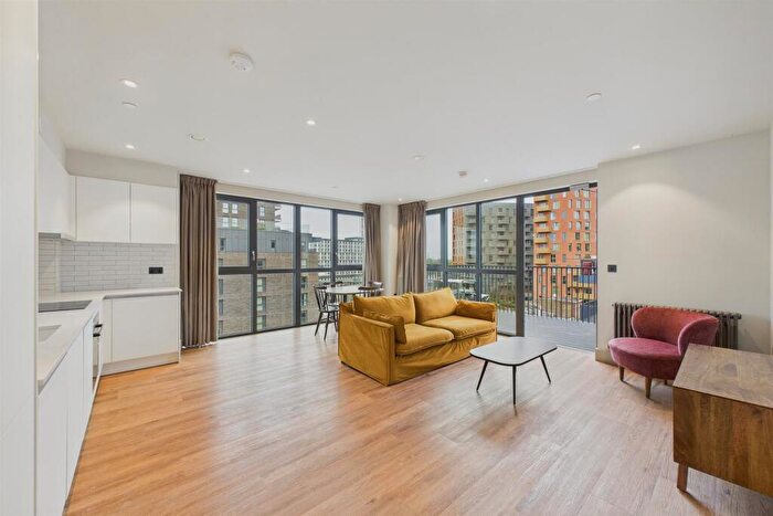 2 Bedroom Apartment To Rent In Ashley Road, London, N17