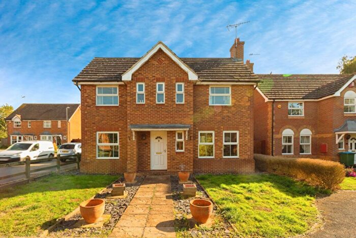 3 Bedroom Detached House For Sale In Bowler Road, Aylesbury, HP21