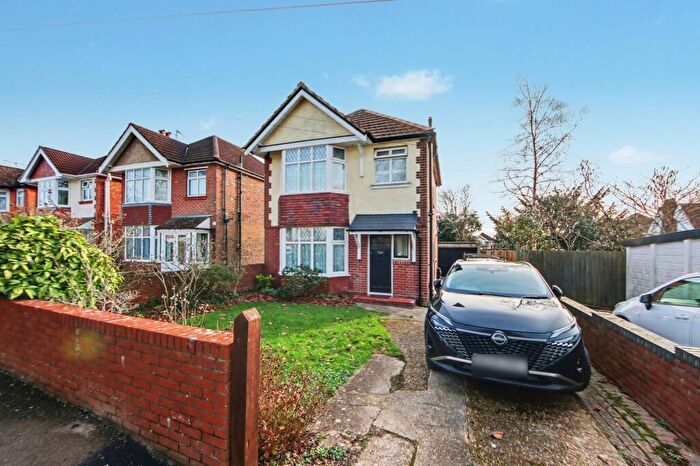 3 Bedroom Detached House For Sale In Bitterne Way, Bitterne, SO19