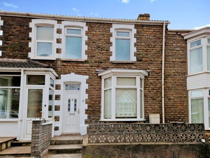 3 Bedroom Property To Rent In Bridge Street, Port Talbot, SA13