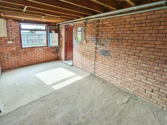 2 Bedroom Bungalow For Sale In Windsor Park Close, North Hykeham, Lincoln, Lincolnshire, LN6