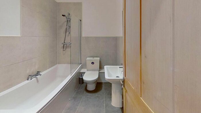 1 Bedroom Flat To Rent In Gibson Street, Edinburgh, EH7