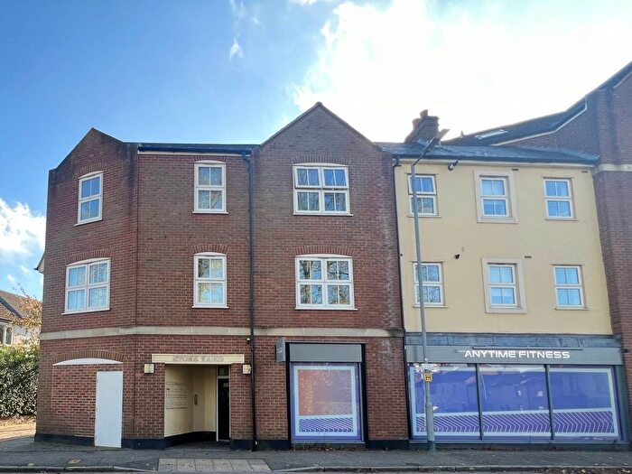 1 Bedroom Flat To Rent In Western Road, Brentwood, CM14