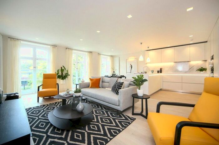 2 Bedroom Flat To Rent In Rutland Gate, Knightsbridge, London, SW7