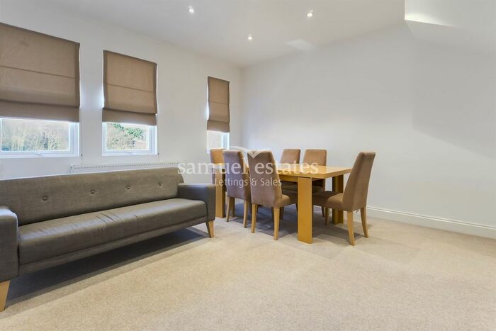 2 Bedroom Flat To Rent In A Kingston Road, Raynes Park, SW20