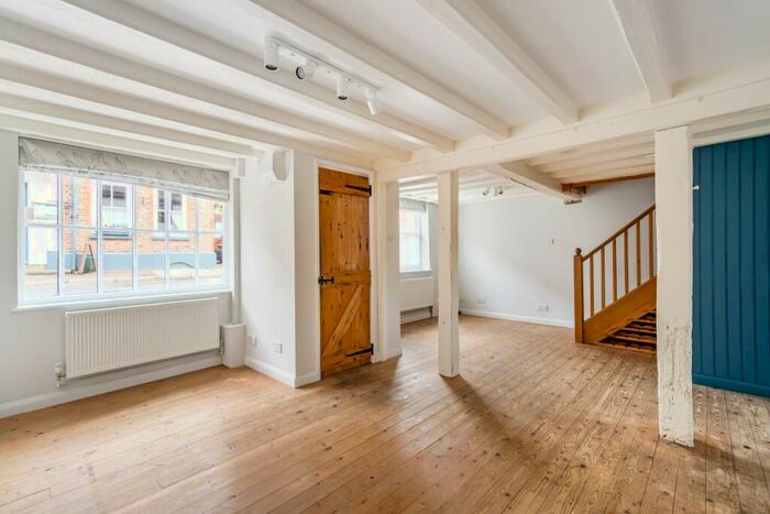 2 Bedroom Cottage To Rent In Swan Street Kingsclere, RG20