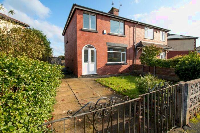 3 Bedroom Semi-Detached House To Rent In Aster Avenue, Farnworth, Bolton, BL4