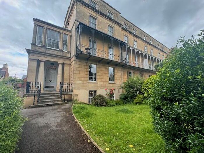 3 Bedroom Apartment To Rent In Oakfield Road, Clifton, Bristol, BS8