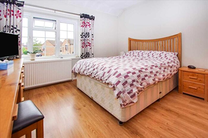3 Bedroom Terraced House For Sale In Rokesby Road, Slough, SL2