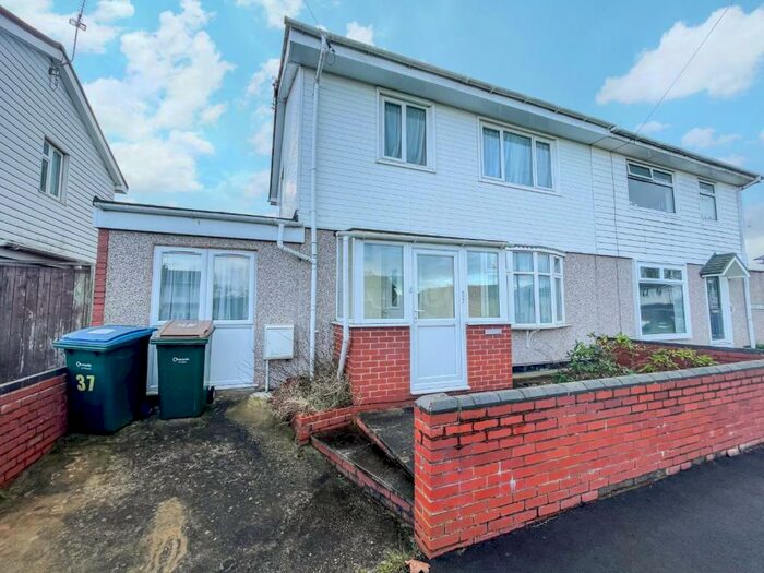 4 Bedroom Semi-Detached House To Rent In Whitchurch Way, Coventry, Warwickshire, CV4