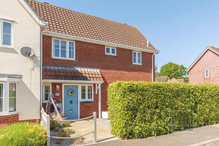 3 Bedroom Semi-Detached House For Sale In Field Acre Way, Long Stratton, NR15