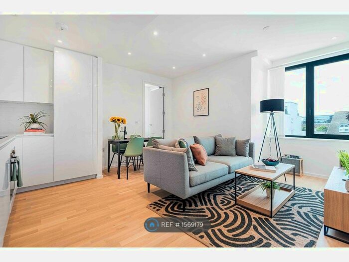 2 Bedroom Flat To Rent In Queen's Road, Reading, RG1