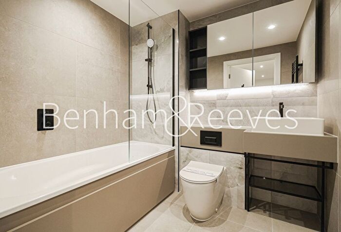 1 Bedroom Flat To Rent In Scarlet Court, Woodberry Park, N4