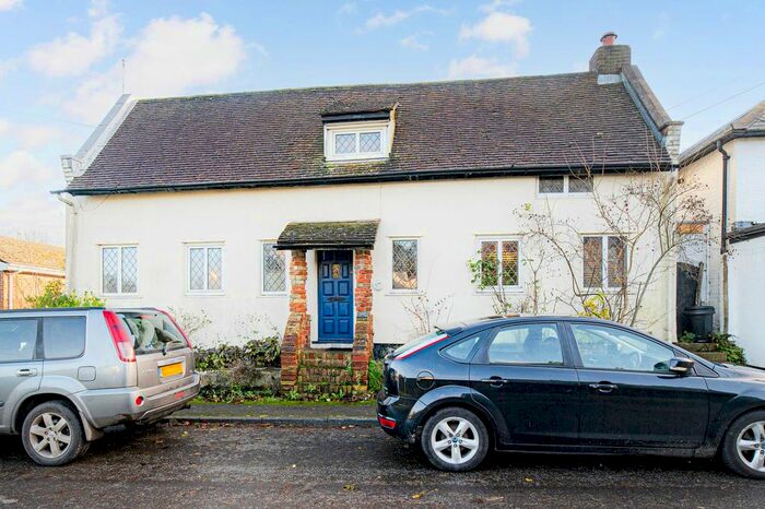 2 Bedroom Cottage For Sale In Dover Road, Guston, CT15