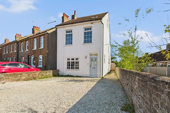 2 Bedroom Detached House For Sale In Brougham Road, Worthing, BN11