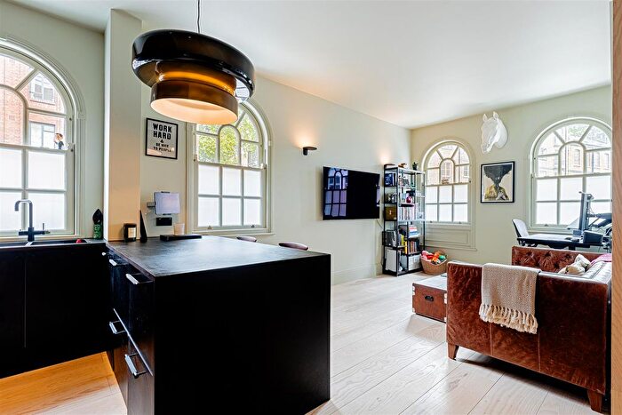 1 Bedroom Flat For Sale In Amwell Street, Clerkenwell, EC1R