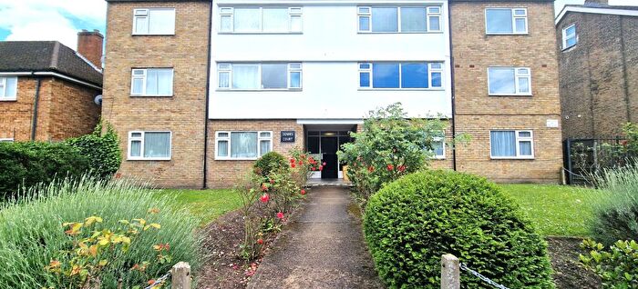 2 Bedroom Flat To Rent In Dennis Court, Hainault Road, Leytonstone, E11