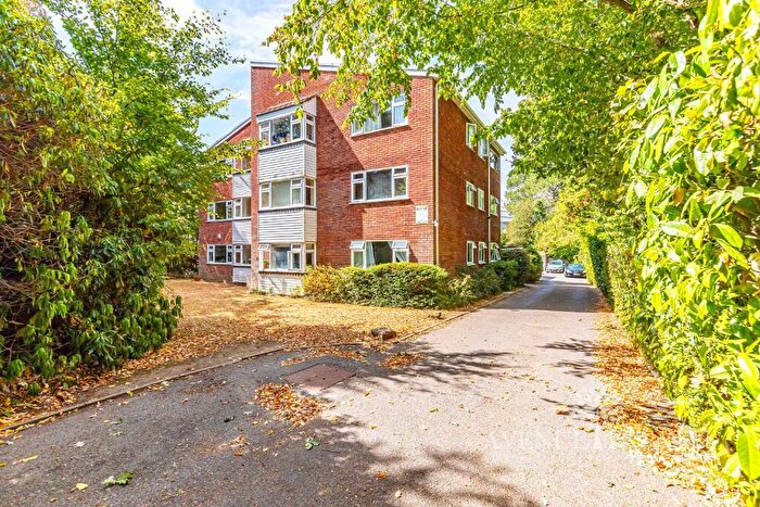 2 Bedroom Apartment For Sale In Wimborne Road, Bournemouth, Dorset, BH2