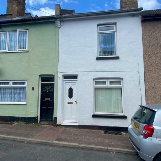 3 Bedroom House To Rent In Grove Road, Chatham, ME4