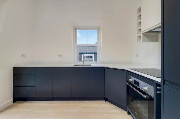 2 Bedroom Flat To Rent In Denton Street, London, SW18