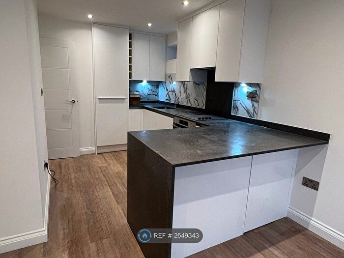 1 Bedroom Flat To Rent In Cordwallis Road, Maidenhead, SL6